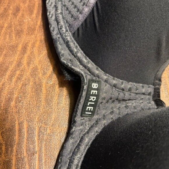 Berlei Sports Bra Size 36c Electrify Mesh Wired Bra - Black // set of 2 bras - Picture 7 of 9